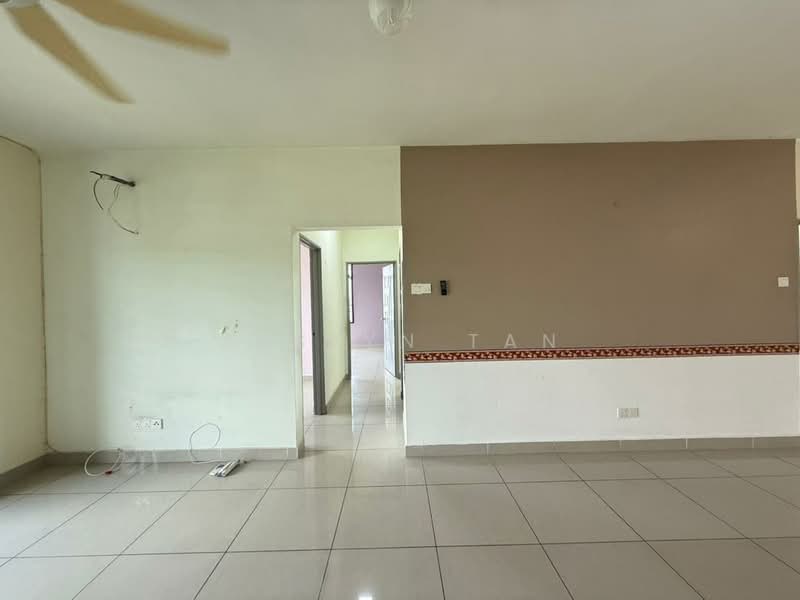 Apartment for Sale at East Bay (Seri Bayan) - Jaslyn Tan - Living Room - PropertyGuru.com.my