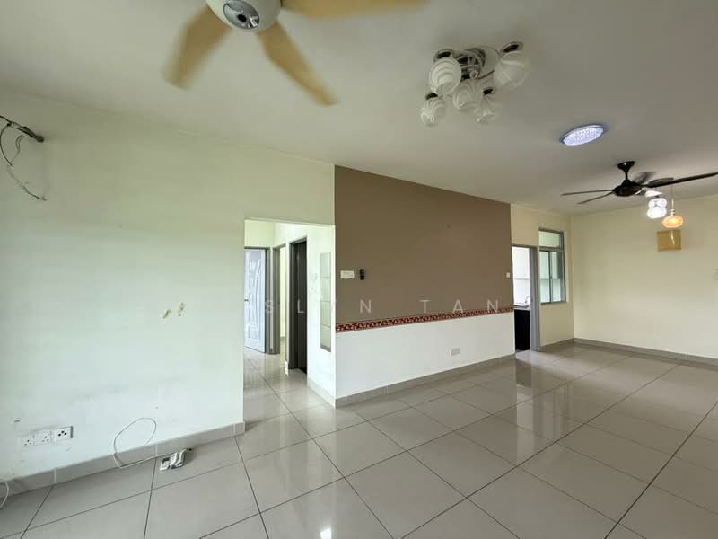 Apartment for Sale at East Bay (Seri Bayan) - Jaslyn Tan - Living Room - PropertyGuru.com.my