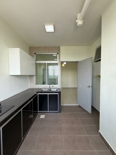 Apartment for Sale at East Bay (Seri Bayan) - Jaslyn Tan - Kitchen - PropertyGuru.com.my