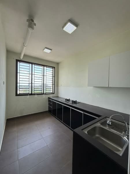 Apartment for Sale at East Bay (Seri Bayan) - Jaslyn Tan - Kitchen - PropertyGuru.com.my