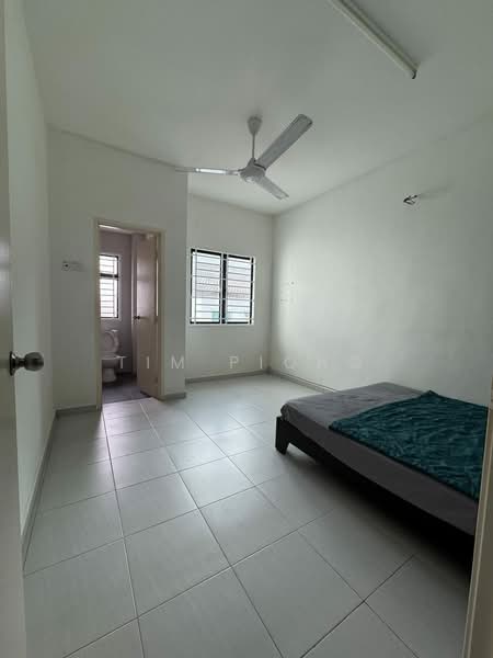 Rumah Teres 2-Tingkat untuk Dijual di Taman Muzaffar Heights (Bukit Katil) - Tim Piong - Bedroom - PropertyGuru.com.my