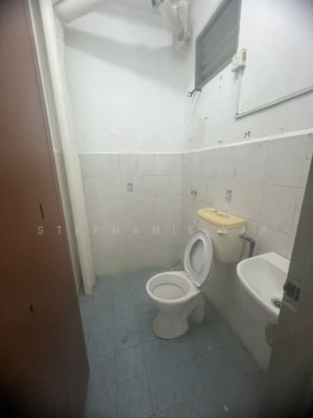 Pangsapuri untuk Disewa di Villa Krystal @ Bandar Selesa Jaya - Stephanie Yap - Bathroom - PropertyGuru.com.my