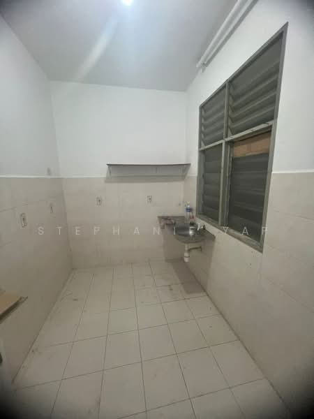 Pangsapuri untuk Disewa di Villa Krystal @ Bandar Selesa Jaya - Stephanie Yap - Kitchen - PropertyGuru.com.my