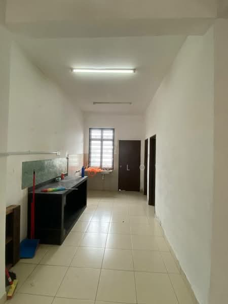 Rumah Teres 2.5-Tingkat untuk Disewa di Taman Scientex Senai (Senai) - Nick Low - Kitchen - PropertyGuru.com.my