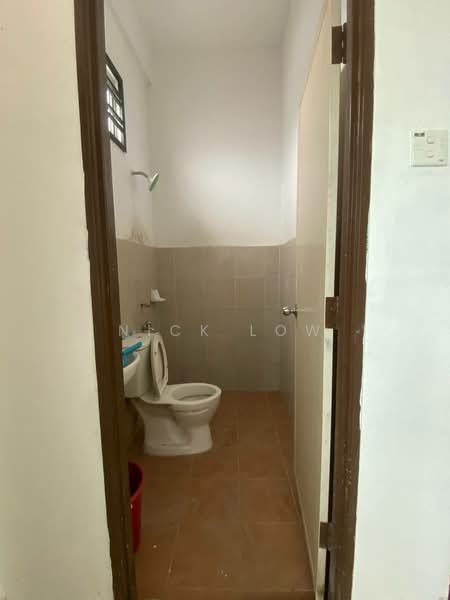 Rumah Teres 2.5-Tingkat untuk Disewa di Taman Scientex Senai (Senai) - Nick Low - Bathroom - PropertyGuru.com.my