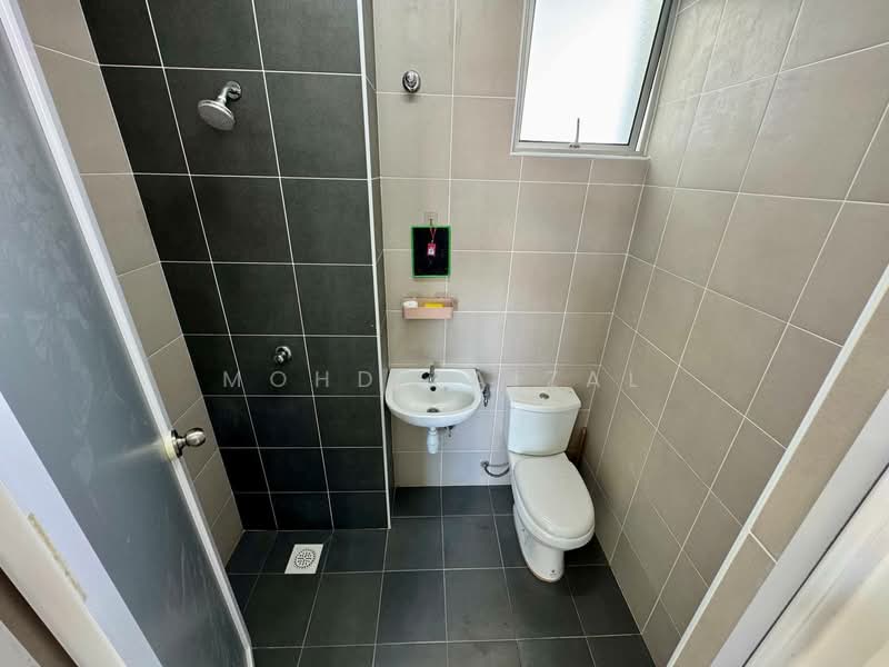 Apartment for Sale at Tunas Residensi @ Nada Bidara - Mohd Faizal - Bathroom - PropertyGuru.com.my