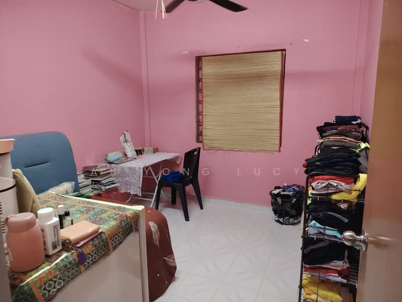 Flat for Sale at Pangsapuri Nuri - Au Yong Lucy - Bedroom - PropertyGuru.com.my
