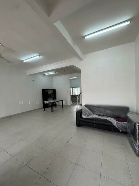 2-storey Terraced House for Sale in Bandar Puteri Puchong (Puchong) - Michael Chan - Living Room - PropertyGuru.com.my