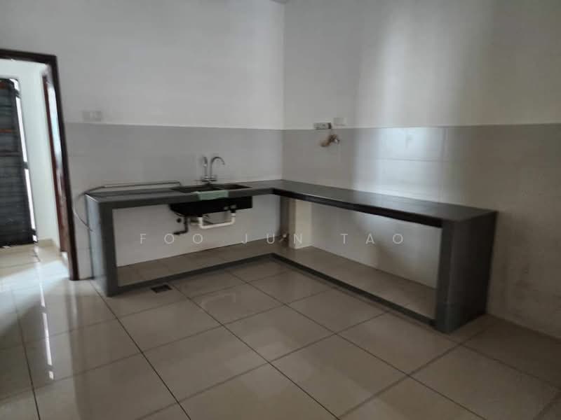 Rumah Teres 2-Tingkat untuk Disewa di Taman Seri Austin (Tebrau) - Foo Jun Tao - Kitchen - PropertyGuru.com.my