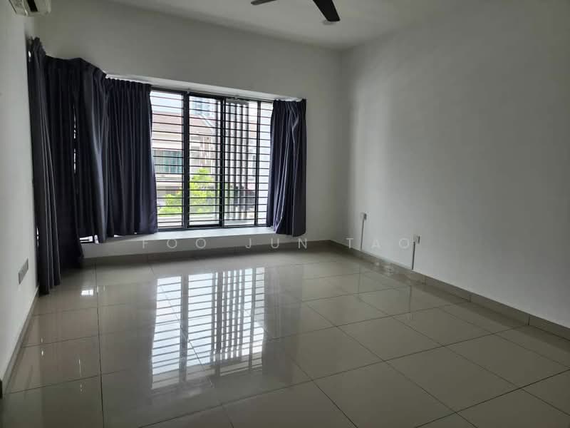 Rumah Teres 2-Tingkat untuk Disewa di Taman Seri Austin (Tebrau) - Foo Jun Tao - Living Room - PropertyGuru.com.my