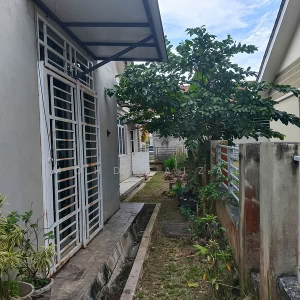 Semi-Detached House for Sale in Tanjong Duabelas (Selangor) - Mohd Faizal - Exterior - PropertyGuru.com.my