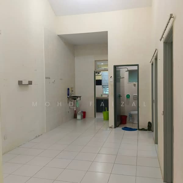 Semi-Detached House for Sale in Tanjong Duabelas (Selangor) - Mohd Faizal - Kitchen - PropertyGuru.com.my
