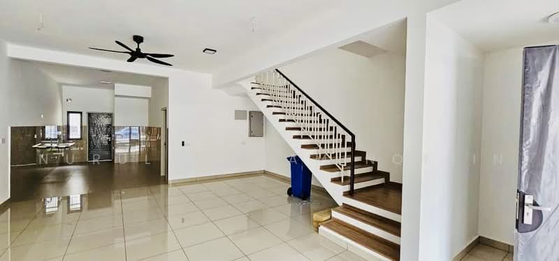 Rumah Teres 2-Tingkat untuk Dijual di Elmina (Shah Alam) - Nurul Hisham Nordin - Hall - PropertyGuru.com.my