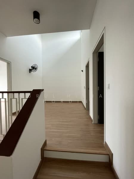 Rumah Teres 2-Tingkat untuk Dijual di Elmina (Shah Alam) - Nurul Hisham Nordin - 1st Floor Corridor - PropertyGuru.com.my