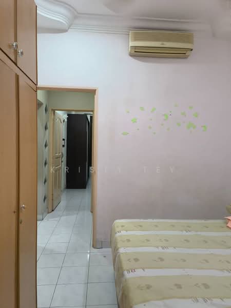 1.5-storey Terraced House for Sale in Taman Molek (Johor Bahru) - Kristy Tey - PropertyGuru.com.my