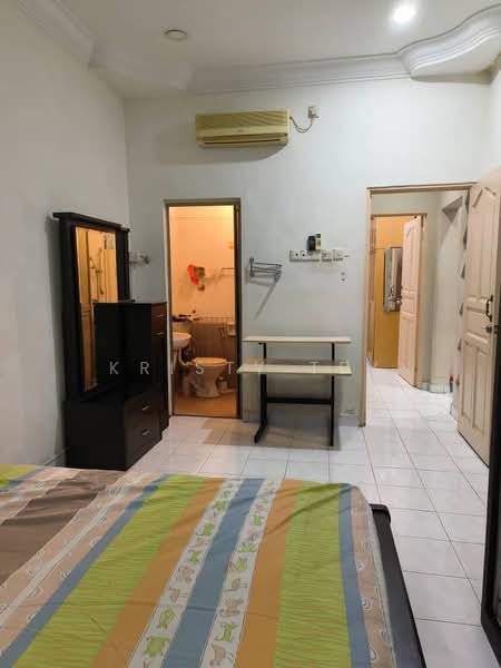 1.5-storey Terraced House for Sale in Taman Molek (Johor Bahru) - Kristy Tey - PropertyGuru.com.my