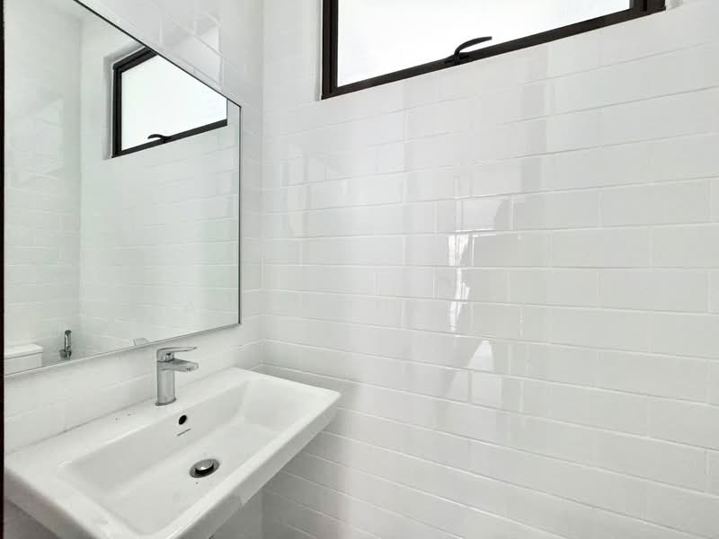 3-storey Terraced House for Sale in Cyberjaya (Selangor) - Kamil Ghazali - Bathroom - PropertyGuru.com.my
