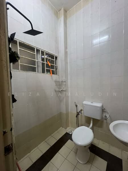 Rumah Teres 1-Tingkat untuk Dijual di Kampung Lombong (Shah Alam) - Eliza Jamaludin - Bathroom - PropertyGuru.com.my