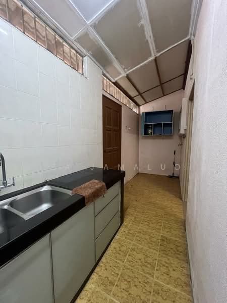 Rumah Teres 1-Tingkat untuk Dijual di Kampung Lombong (Shah Alam) - Eliza Jamaludin - Laundry Area - PropertyGuru.com.my