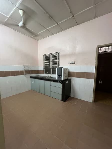 Rumah Teres 1-Tingkat untuk Dijual di Kampung Lombong (Shah Alam) - Eliza Jamaludin - Kitchen - PropertyGuru.com.my