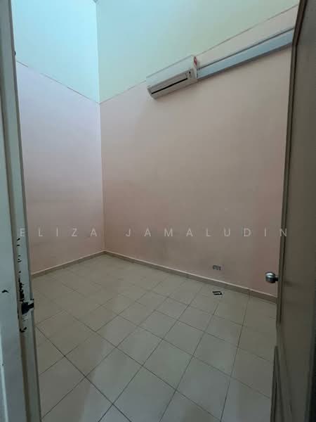 Rumah Teres 1-Tingkat untuk Dijual di Kampung Lombong (Shah Alam) - Eliza Jamaludin - Bedroom 3 - PropertyGuru.com.my