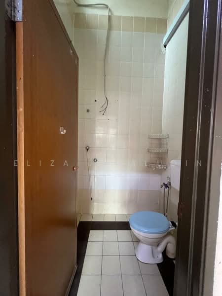 Rumah Teres 1-Tingkat untuk Dijual di Kampung Lombong (Shah Alam) - Eliza Jamaludin - Bathroom - PropertyGuru.com.my