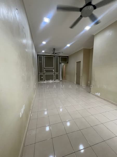 Rumah Teres 1-Tingkat untuk Dijual di Kampung Lombong (Shah Alam) - Eliza Jamaludin - Living Room - PropertyGuru.com.my