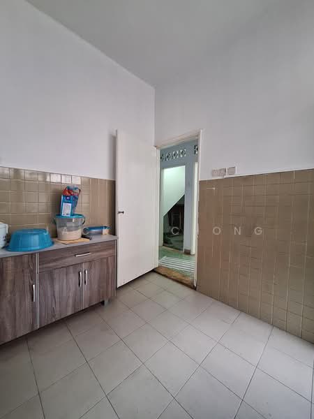 Rumah Teres 1 Tingkat untuk Disewa di Taman Gembira (Jalan Klang Lama (Old Klang Road)) - Jackie Chong - Kitchen - PropertyGuru.com.my