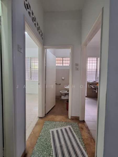 Rumah Teres 1 Tingkat untuk Disewa di Taman Gembira (Jalan Klang Lama (Old Klang Road)) - Jackie Chong - Corridor - PropertyGuru.com.my