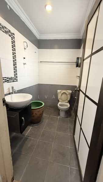 2-storey Terraced House for Sale in Hulu Kelang (Kuala Lumpur) - Selvam . - Bathroom - PropertyGuru.com.my