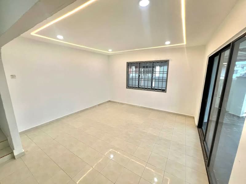 2-storey Terraced House for Sale in Taman Damai Jaya (Skudai) - Janlly Jong - Living Room - PropertyGuru.com.my