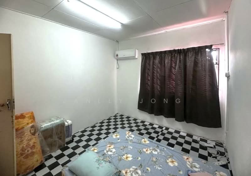 Rumah Teres 2-Tingkat untuk Dijual di Taman Damai Jaya (Skudai) - Janlly Jong - Bedroom - PropertyGuru.com.my