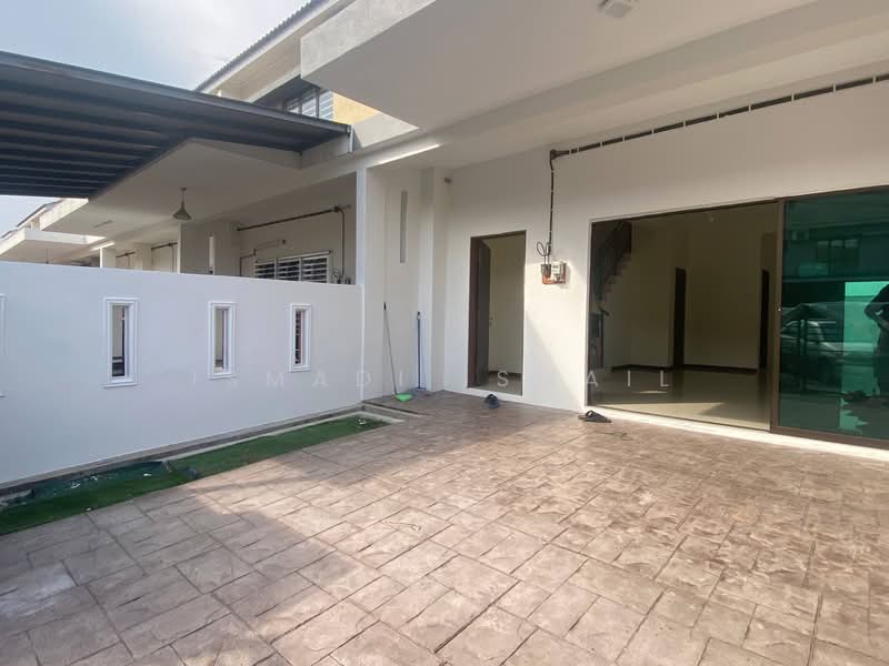Terraced House for Sale in Kuala Selangor (Selangor) - Ismadi Ismail - Exterior - PropertyGuru.com.my