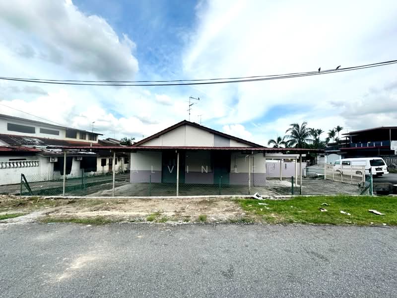 Rumah Teres 1-Tingkat untuk Dijual di Taman Johor Jaya (Johor Bahru) - Calvin Lee - PropertyGuru.com.my