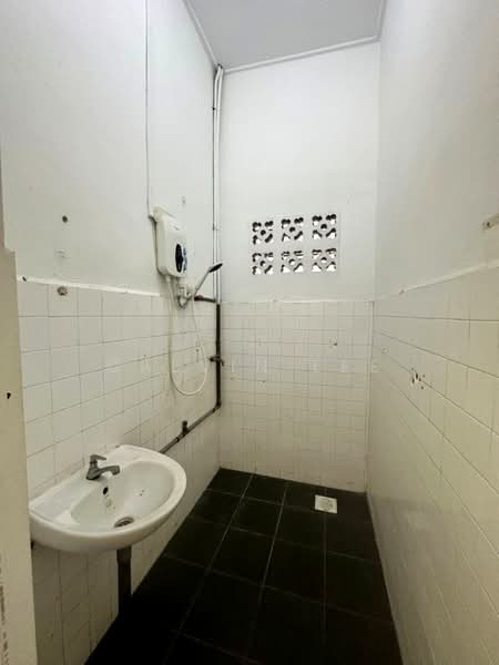 Rumah Teres 1-Tingkat untuk Dijual di Taman Johor Jaya (Johor Bahru) - Calvin Lee - PropertyGuru.com.my