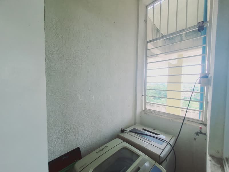 Pangsapuri untuk Disewa di Pangsapuri Bukit Beruang Bestari (University View) - CHIN FN - Balcony - PropertyGuru.com.my