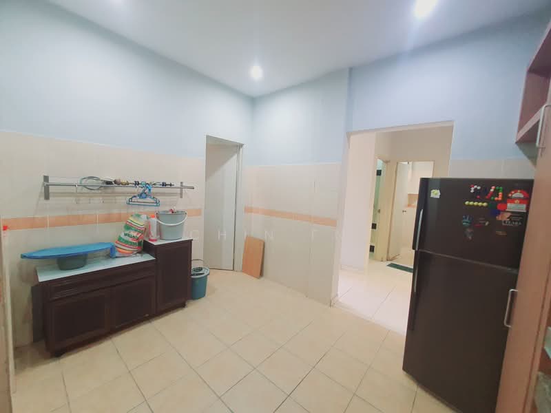 Pangsapuri untuk Disewa di Pangsapuri Bukit Beruang Bestari (University View) - CHIN FN - Kitchen - PropertyGuru.com.my