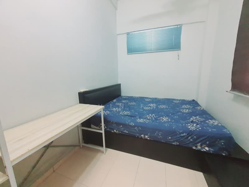 Pangsapuri untuk Disewa di Pangsapuri Bukit Beruang Bestari (University View) - CHIN FN - Bedroom - PropertyGuru.com.my