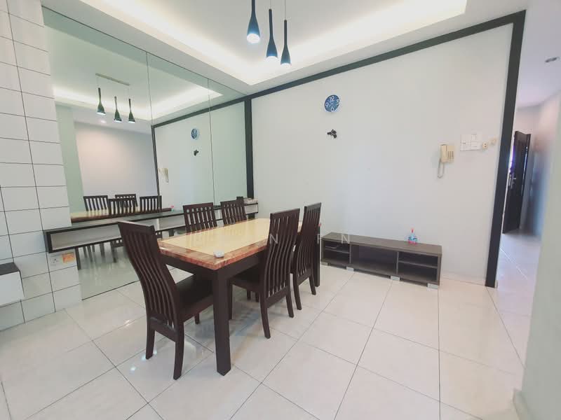 Pangsapuri untuk Disewa di Pangsapuri Bukit Beruang Bestari (University View) - CHIN FN - Dining Room - PropertyGuru.com.my