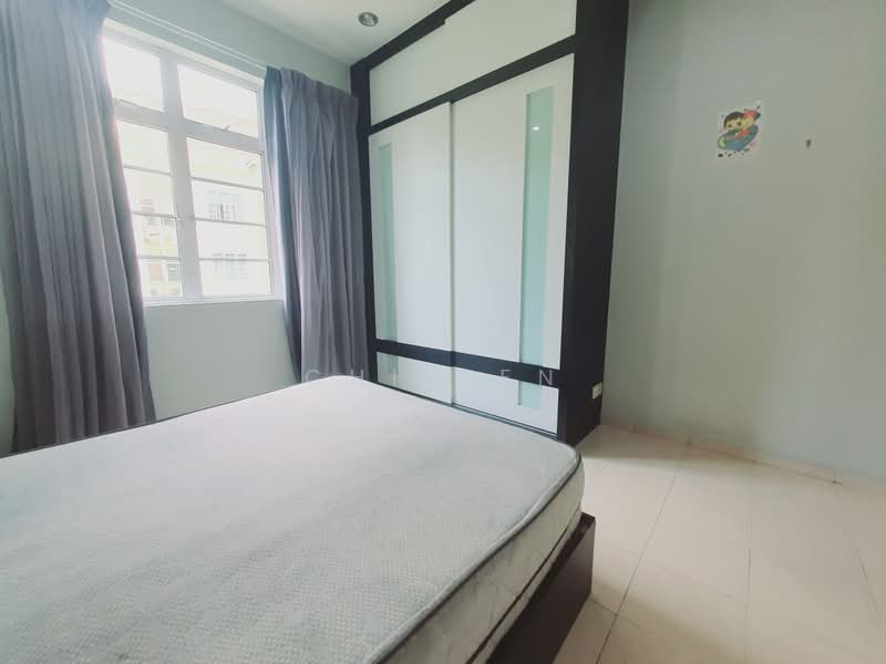 Pangsapuri untuk Disewa di Pangsapuri Bukit Beruang Bestari (University View) - CHIN FN - Bedroom - PropertyGuru.com.my