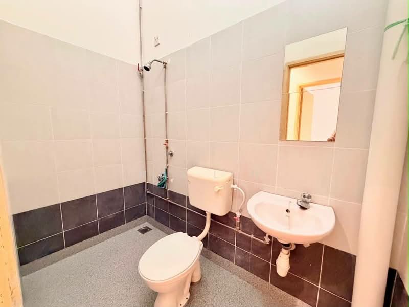 2-storey Terraced House for Sale in Austin (Johor Bahru) - Max Loh - Bathroom - PropertyGuru.com.my