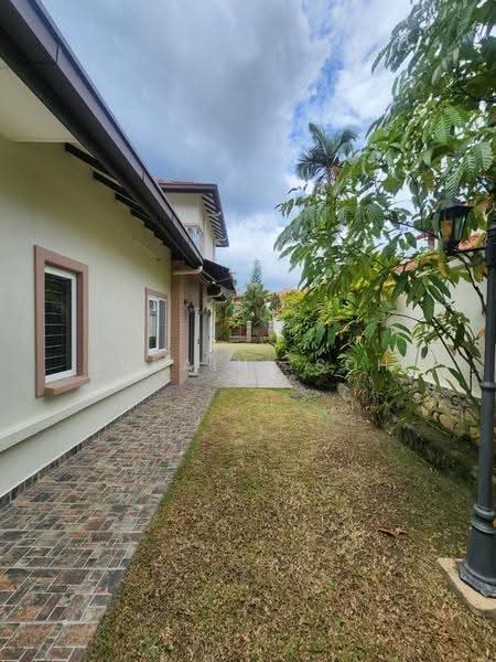 Bungalow House for Sale in Bukit Jelutong (Shah Alam) - Zuraini Soh - Exterior - PropertyGuru.com.my