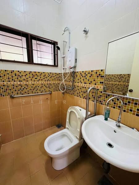 2-storey Terraced House for Sale in Taman Tiara Titiwangsa (Setapak) - Zahier Firza - Bathroom - PropertyGuru.com.my