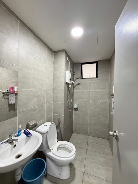 Kondominium untuk Disewa di Mizumi Residences - Crystal Lum - Bathroom - PropertyGuru.com.my