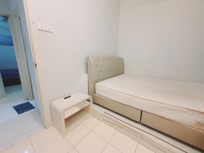 Pangsapuri untuk Dijual di Pangsapuri Bukit Beruang Bestari (University View) - CHIN FN - Bedroom - PropertyGuru.com.my