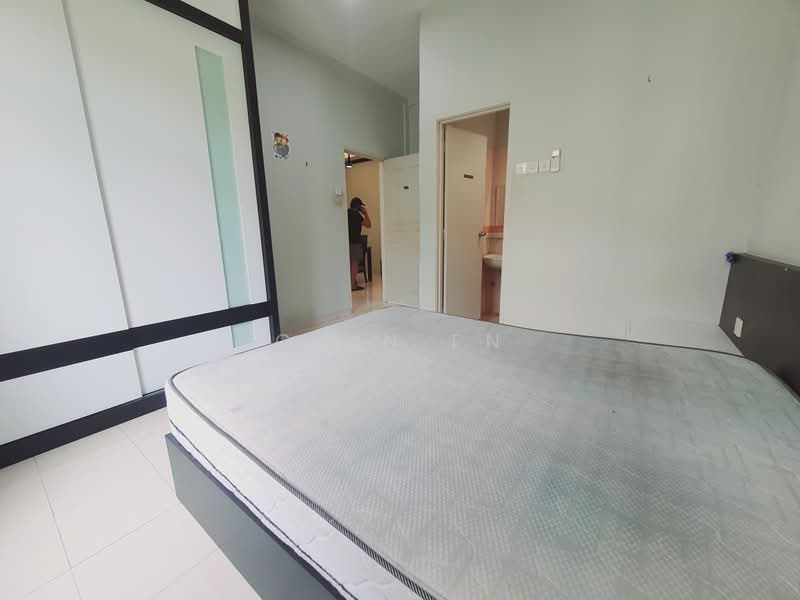 Pangsapuri untuk Dijual di Pangsapuri Bukit Beruang Bestari (University View) - CHIN FN - Bedroom - PropertyGuru.com.my