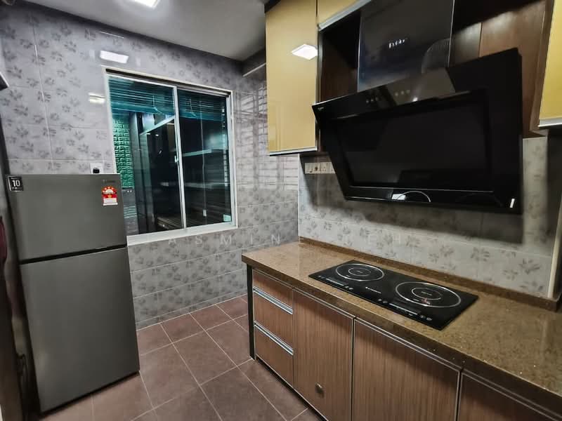 Condominium for Rent at The Golden Triangle Condominium - Jasmine Teh - Kitchen - PropertyGuru.com.my