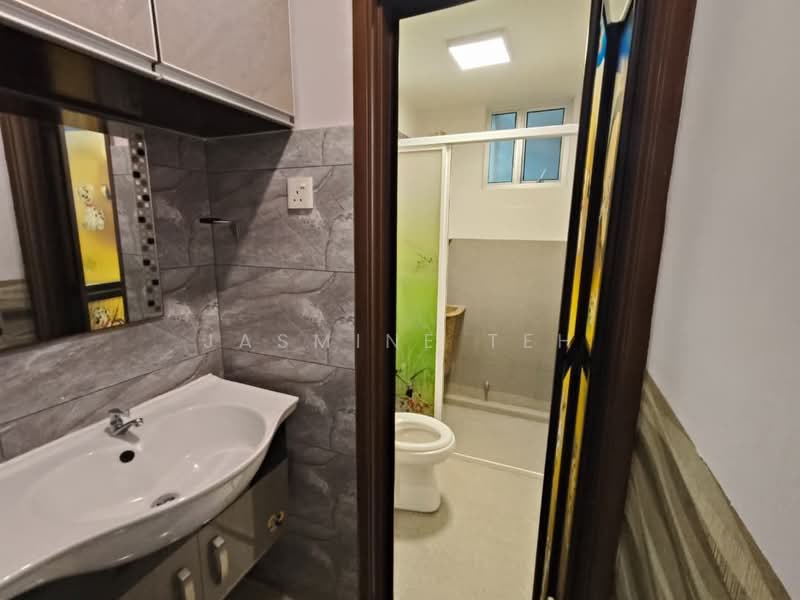 Condominium for Rent at The Golden Triangle Condominium - Jasmine Teh - Bathroom - PropertyGuru.com.my