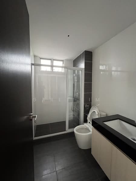 Soho for Sale in Taman Molek (Johor Bahru) - Garet Lim - Bathroom - PropertyGuru.com.my