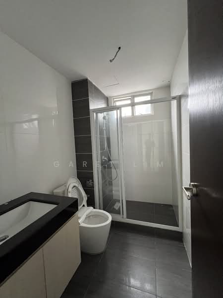 Soho for Sale in Taman Molek (Johor Bahru) - Garet Lim - Bathroom - PropertyGuru.com.my